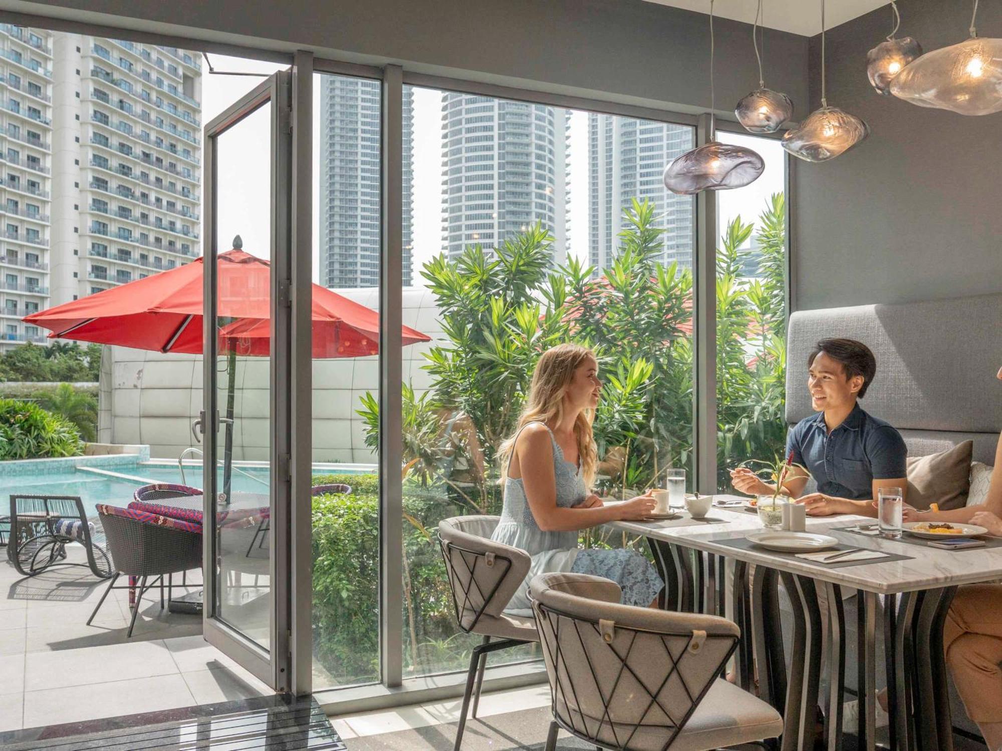 Novotel Suites Manila At Acqua Mandaluyong Exterior foto