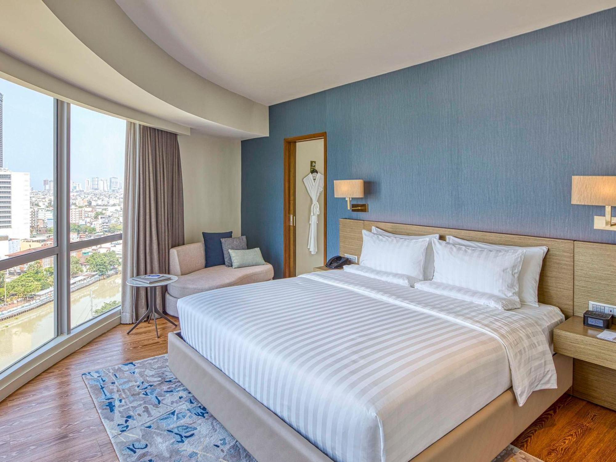 Novotel Suites Manila At Acqua Mandaluyong Exterior foto