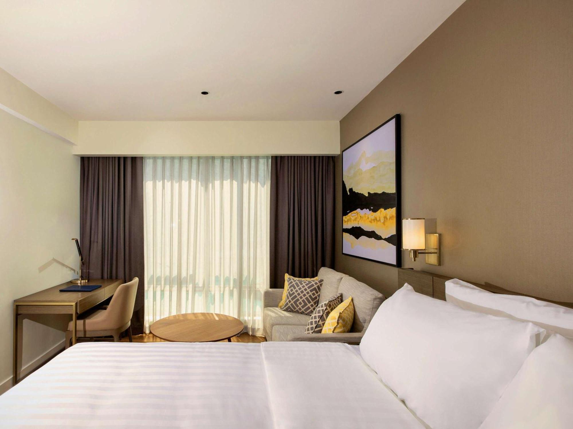 Novotel Suites Manila At Acqua Mandaluyong Exterior foto