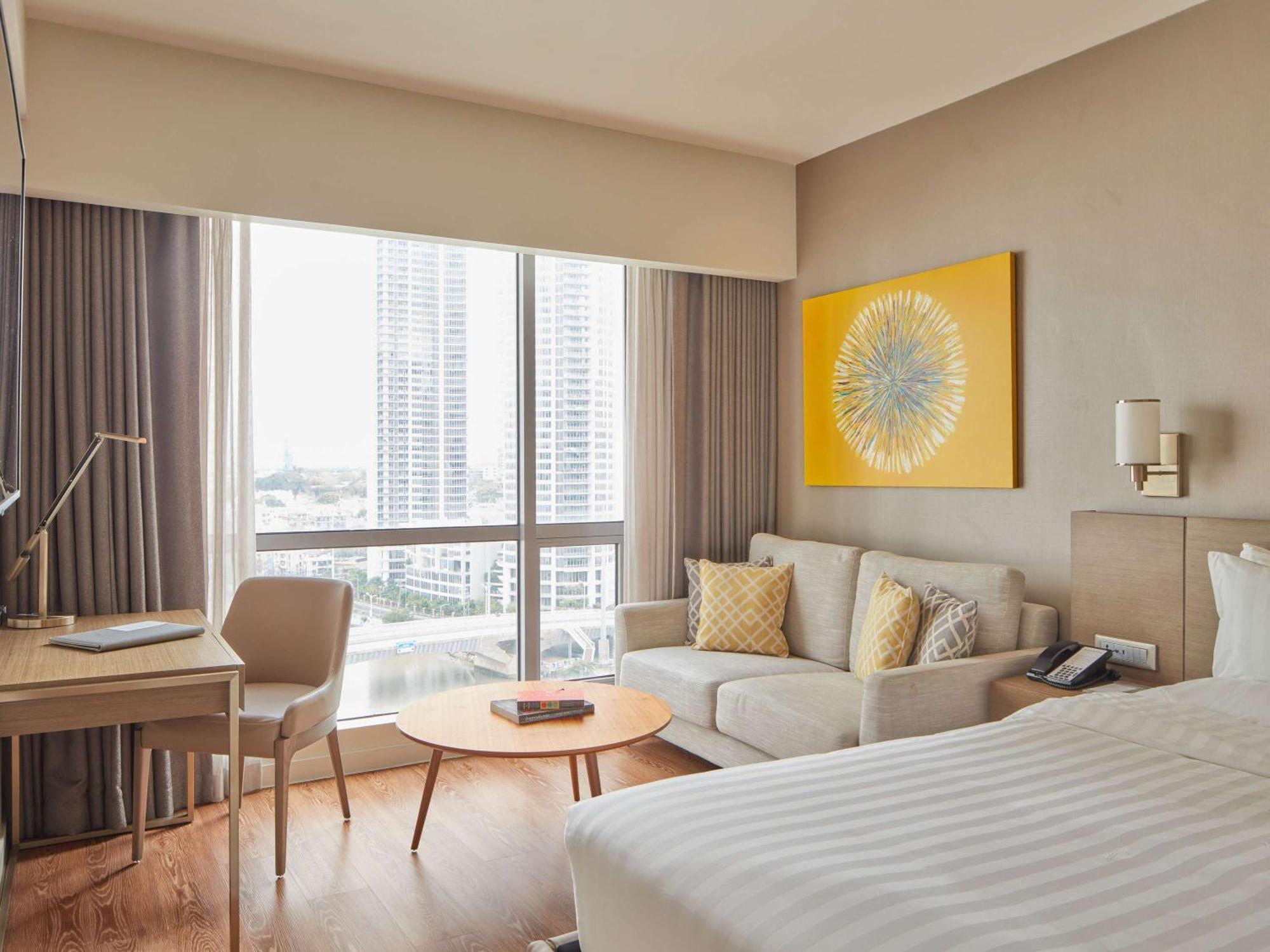 Novotel Suites Manila At Acqua Mandaluyong Exterior foto